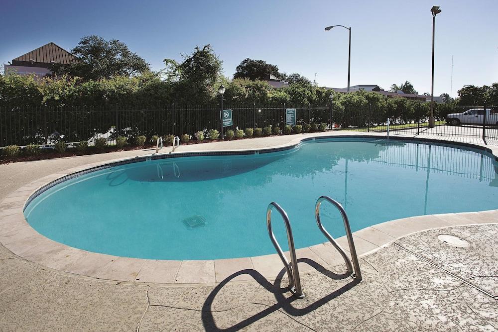 La Quinta By Wyndham Baton Rouge Siegen Lane Hotel Exterior photo