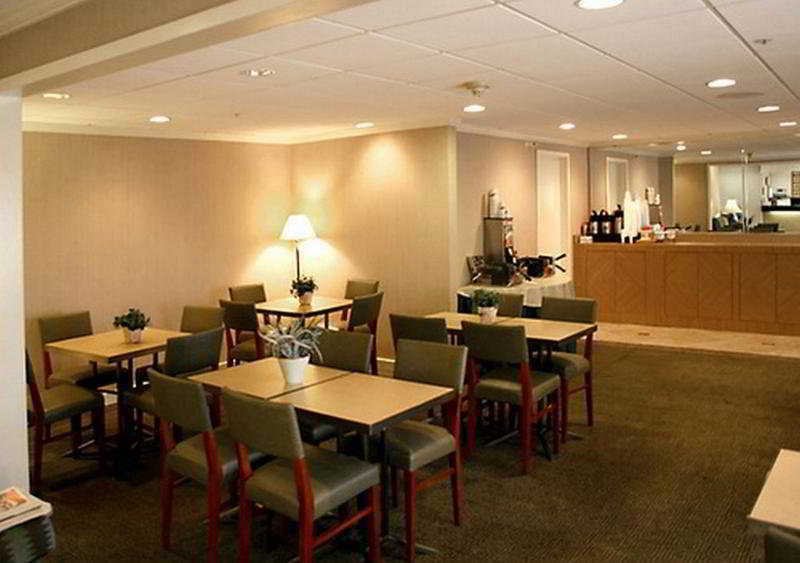 La Quinta By Wyndham Baton Rouge Siegen Lane Hotel Restaurant photo
